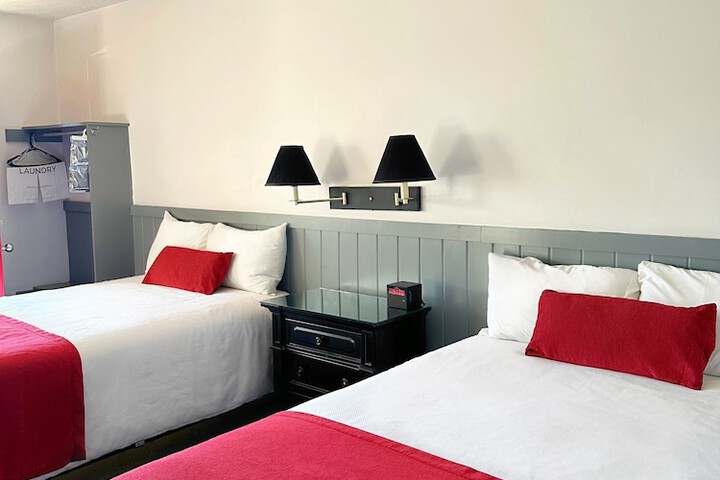 Standard Double Room (4 of 4)
