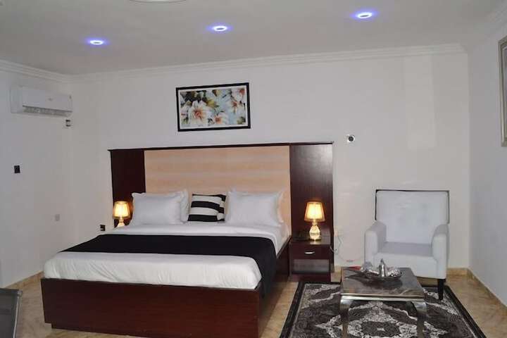 Room 6 of 49