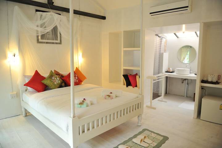 Room 12 of 86