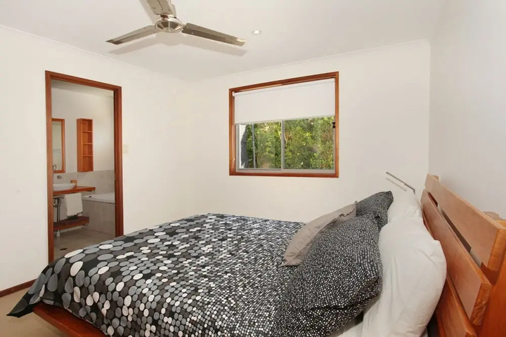 Room 4 of 15