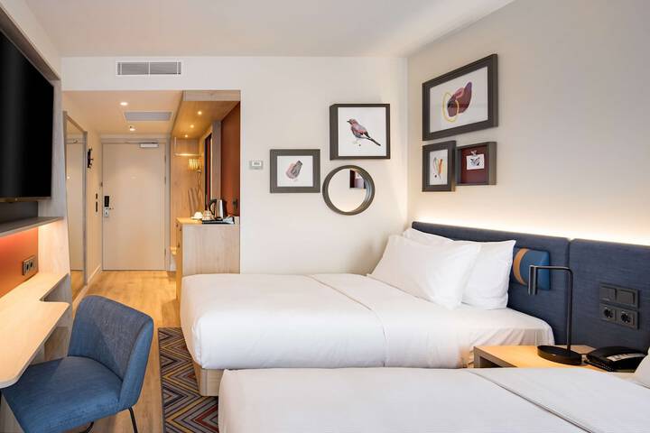 Room 8 of 51