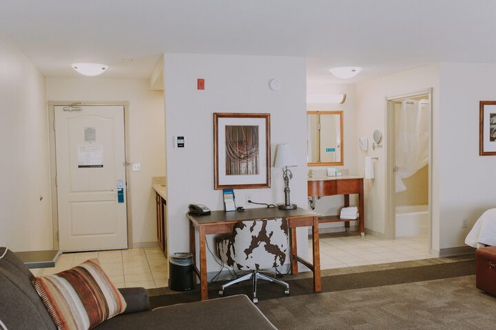 Room 2 of 38