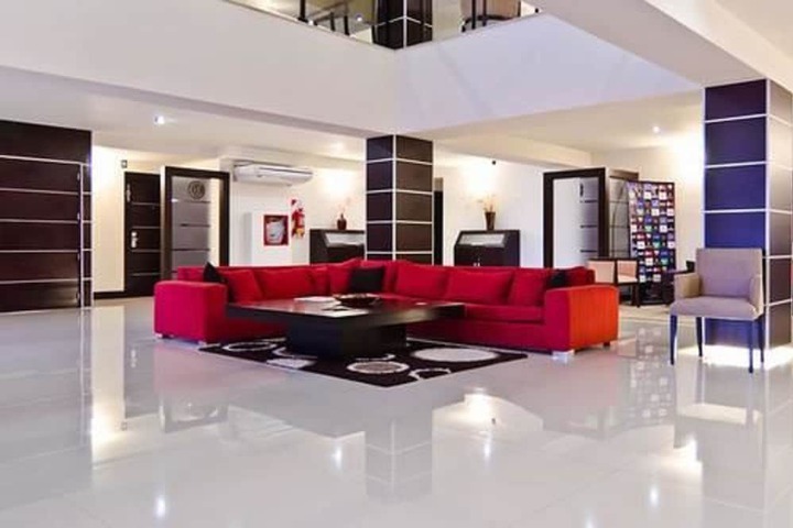 Entrance & Lobby