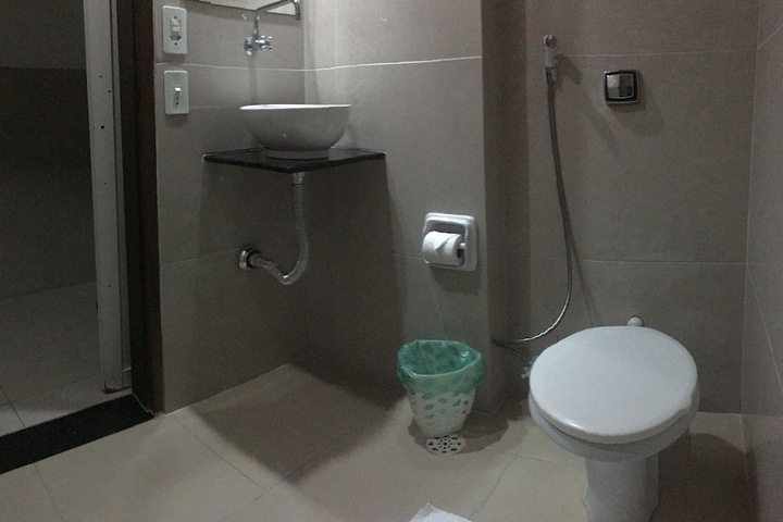 Room 63 of 94