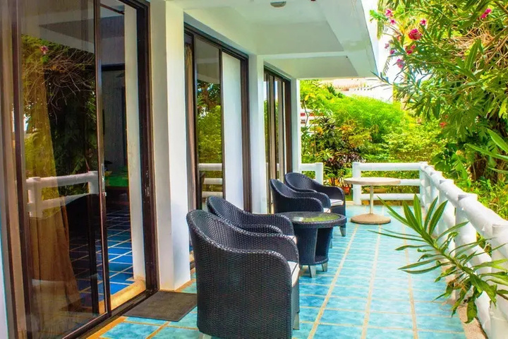 Terrace/Patio 8 of 25