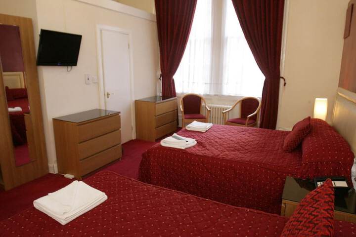 Room 9 of 44