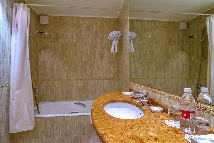 Room 20 of 34