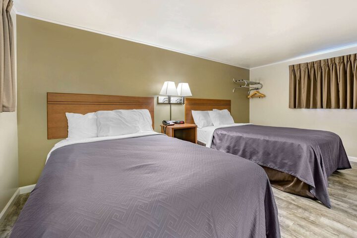 2 Double Beds (1 of 11)