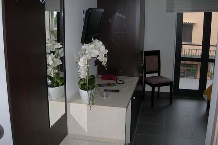 Room 14 of 61