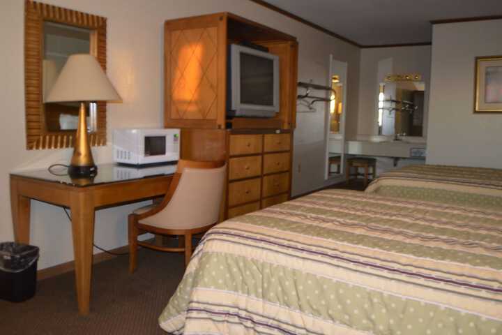 2 Double Beds (6 of 7)