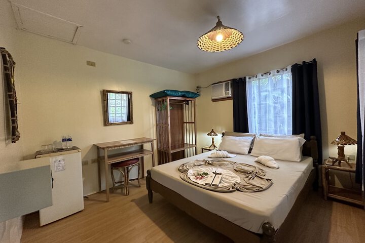Room 12 of 122