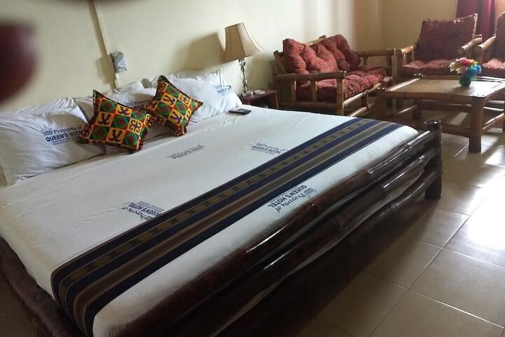 Room 3 of 6