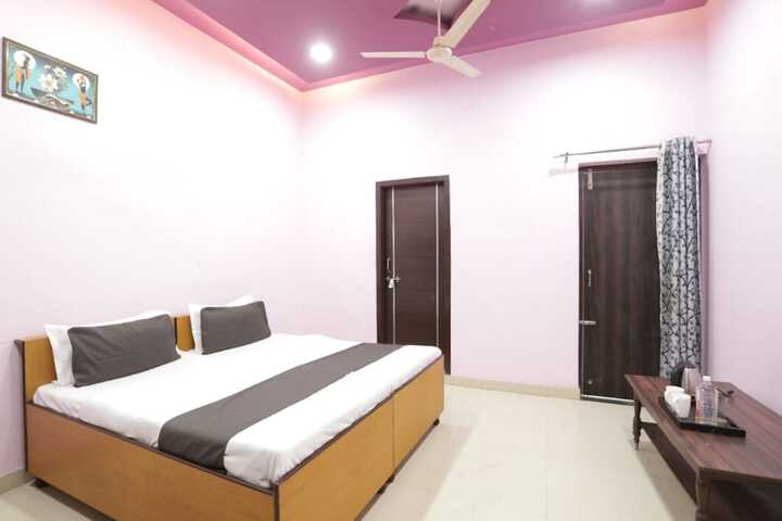Room 3 of 12