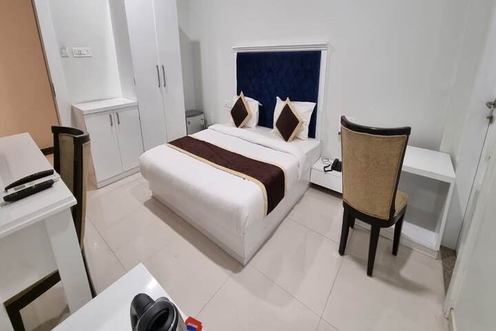 Room 17 of 29