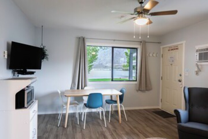 Room 82 of 147