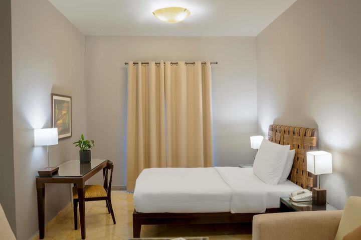 Room 29 of 211