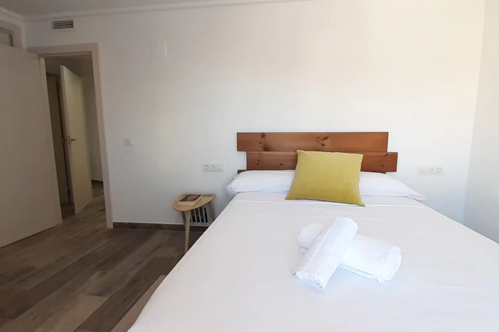 Room 4 of 4