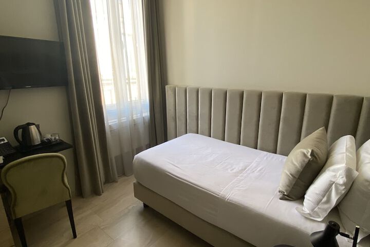Room 18 of 61