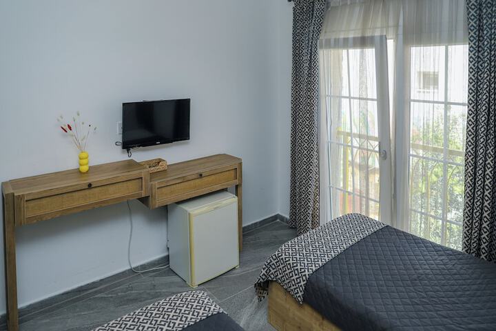Room 8 of 31