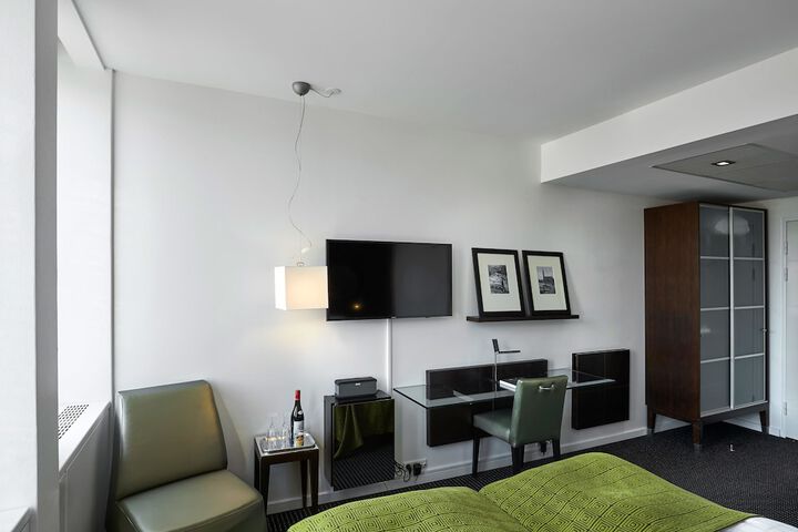Room 12 of 86