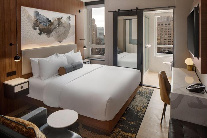 1 King Premium High Floor (8 of 12)
