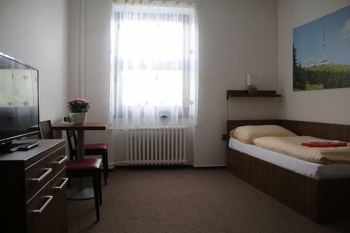 Room 16 of 35