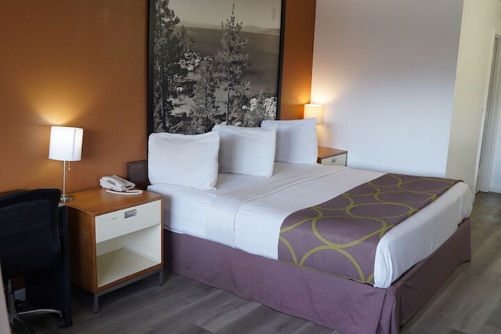 Room 19 of 32