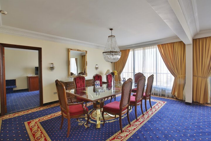 Room 10 of 75
