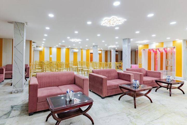Ballroom/Hall 33 of 41