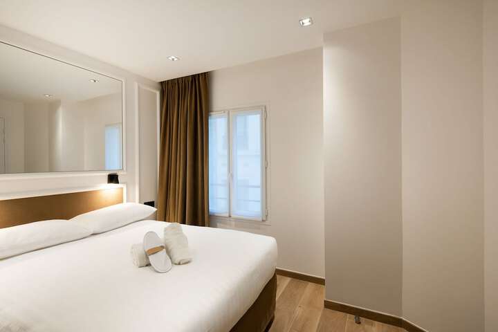 Room 6 of 70
