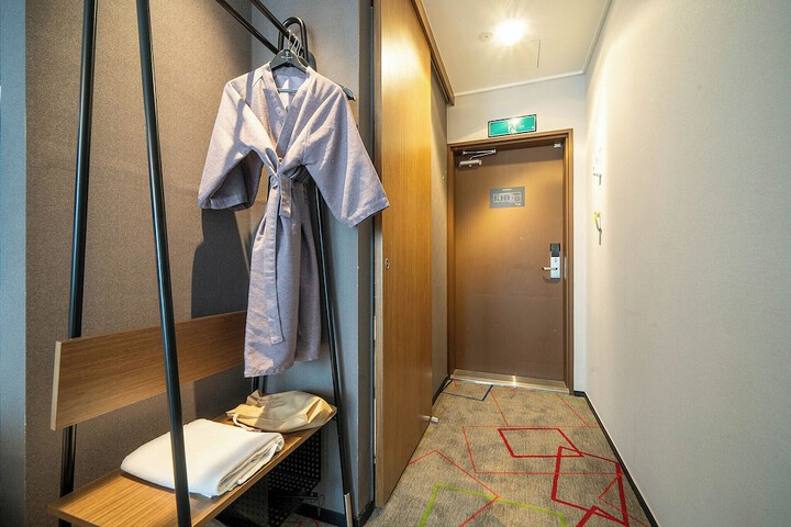 Room 14 of 31