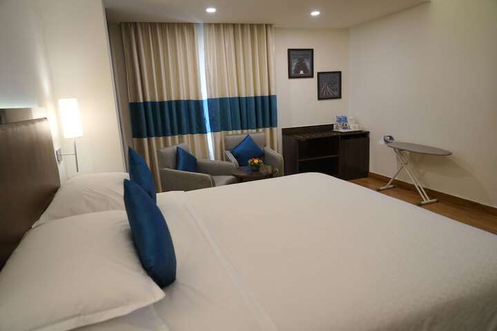 Room 12 of 62