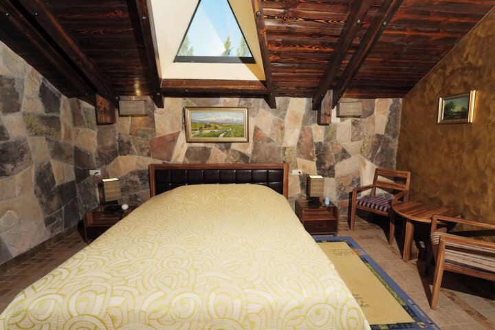 Room 12 of 30