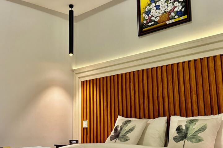 Room 3 of 38