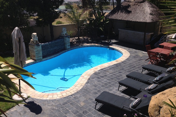 Pool 21 of 28