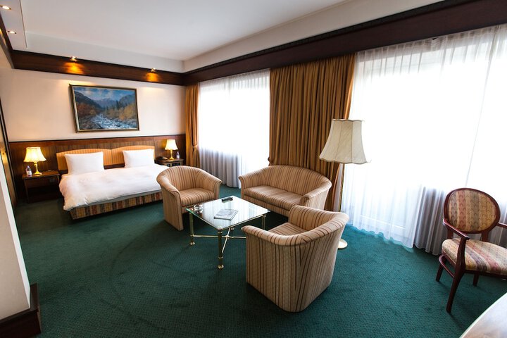 Room 31 of 82