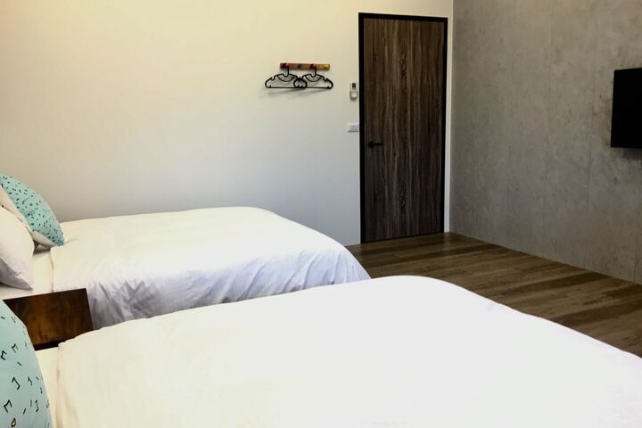 Room 3 of 5