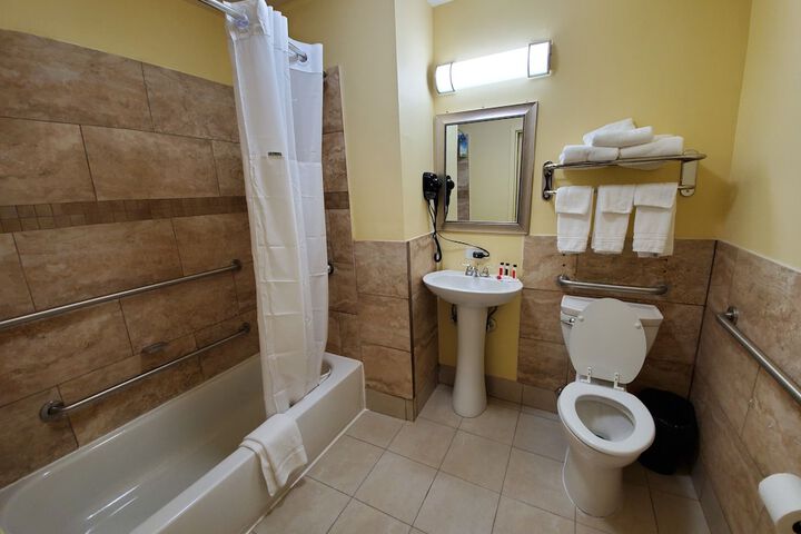 2 Double Beds (9 of 11)