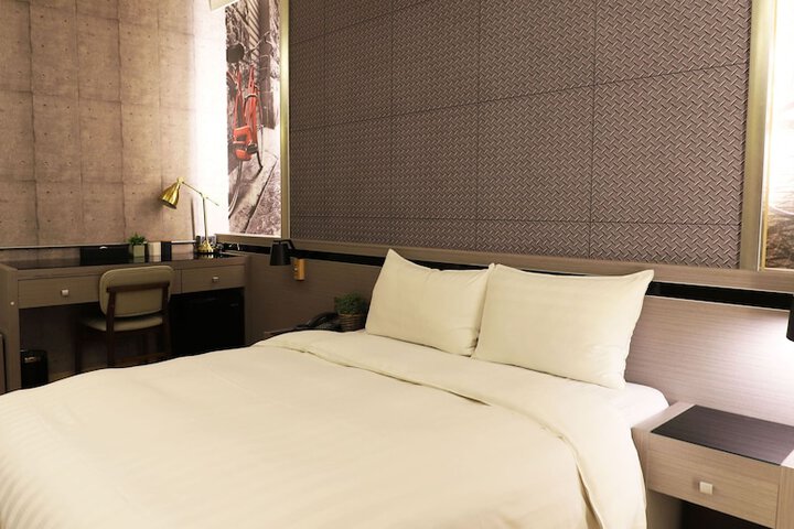 Room 33 of 55