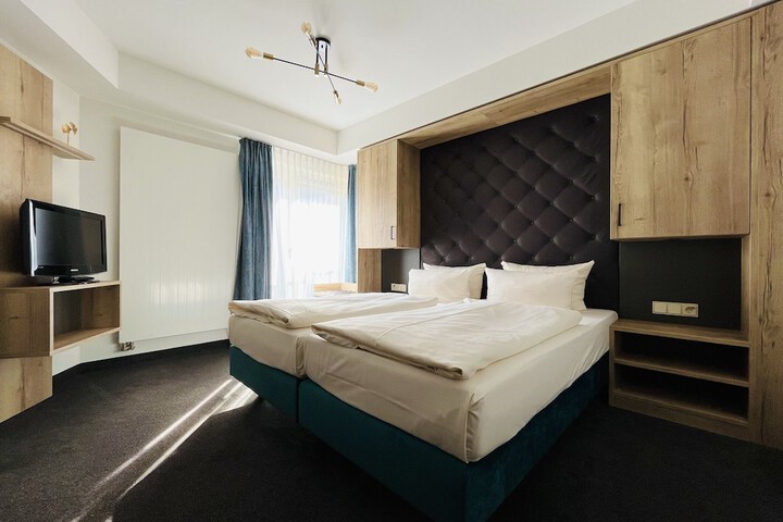 Room 9 of 23