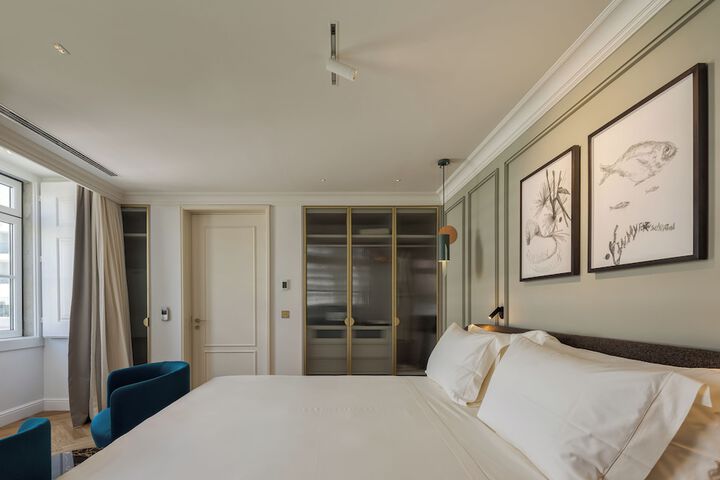 Room 3 of 80