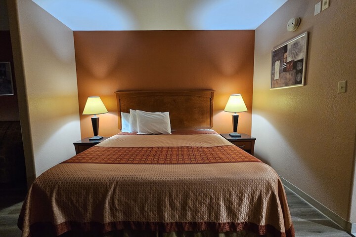 Room 6 of 35
