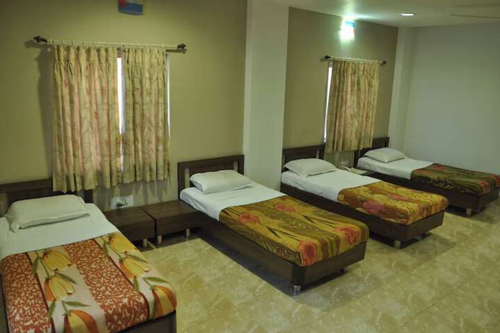 Room 15 of 38
