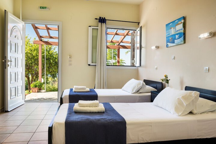 Room 2 of 35