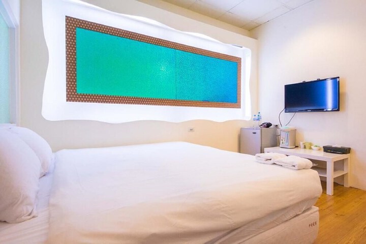 Room 14 of 34