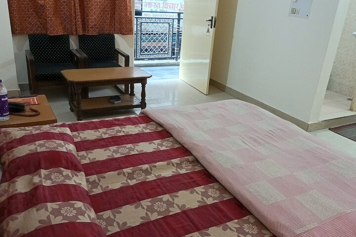 Room 27 of 46