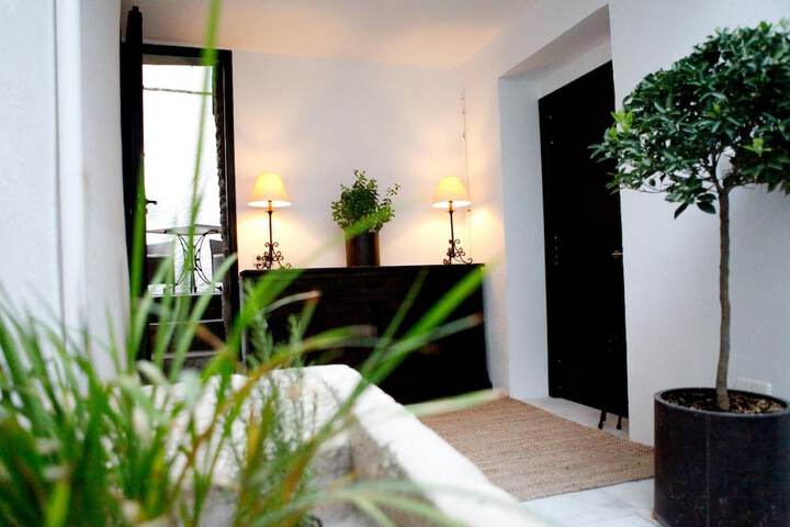 Room 2 of 22