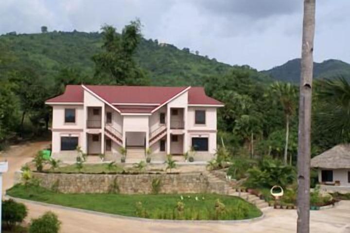 Hotel Entry