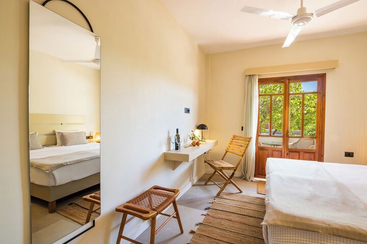 Room 3 of 25