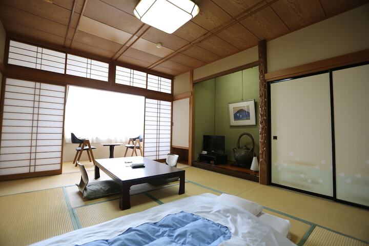 Room 9 of 46